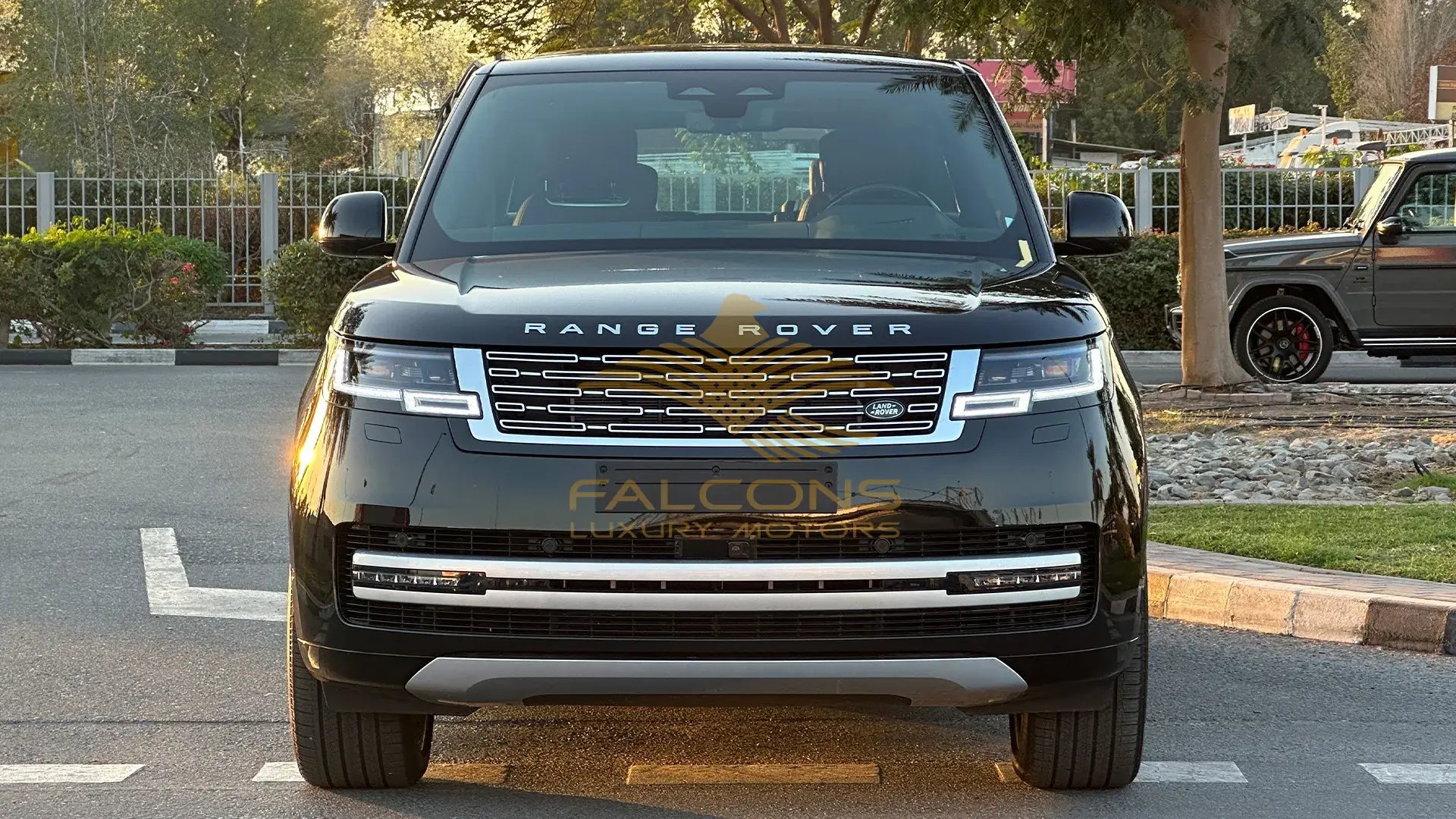 4.4L P530 Autobiography SWB AT - Image 6