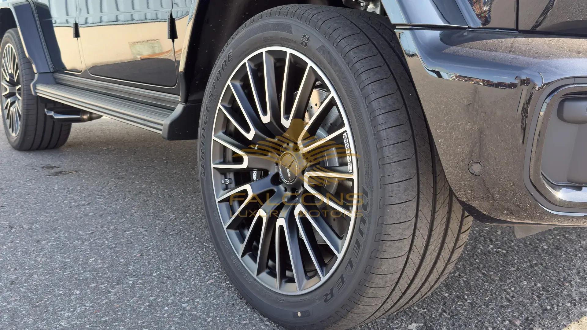 4.0L V8 AT - Image 10
